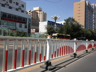 城市守护者 市政护栏的职能与价值解读